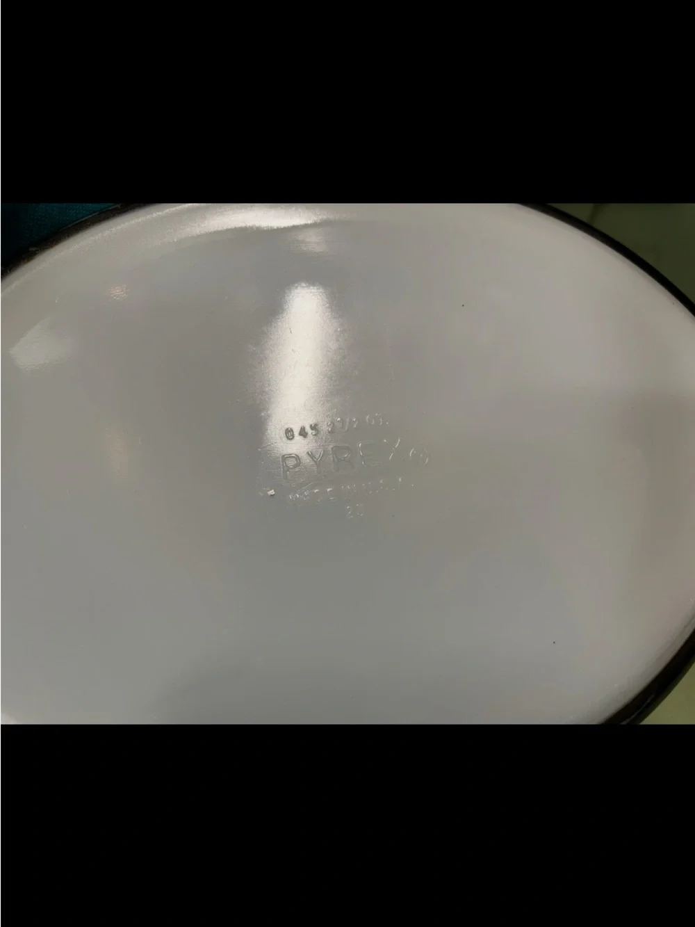 Pyrex casserole Black Snowflake Glass Baking Dish - White Interior